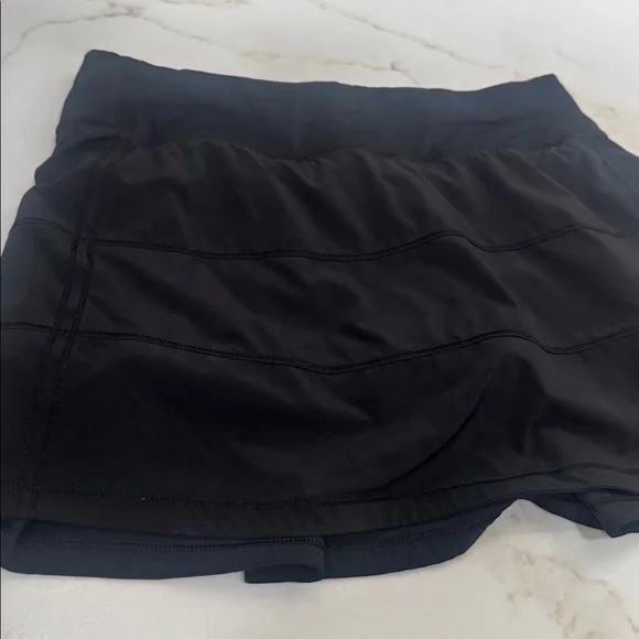 Lululemon Pace Revival Mid-Rise Skirt - size 6 black, like new! Worn once - Picture 10 of 10